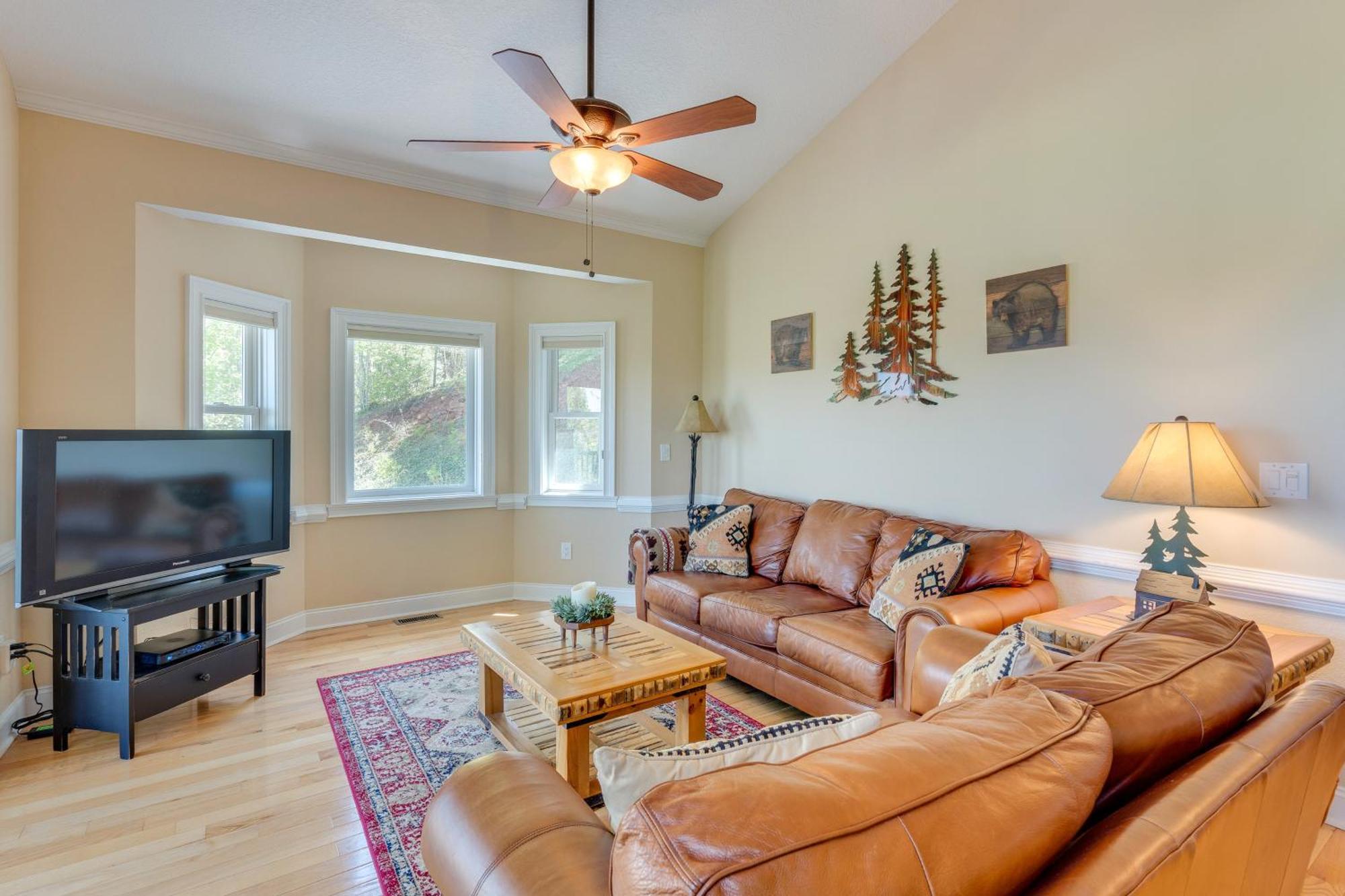 Lake-View Condo With Covered Deck In Hiawassee! Esterno foto
