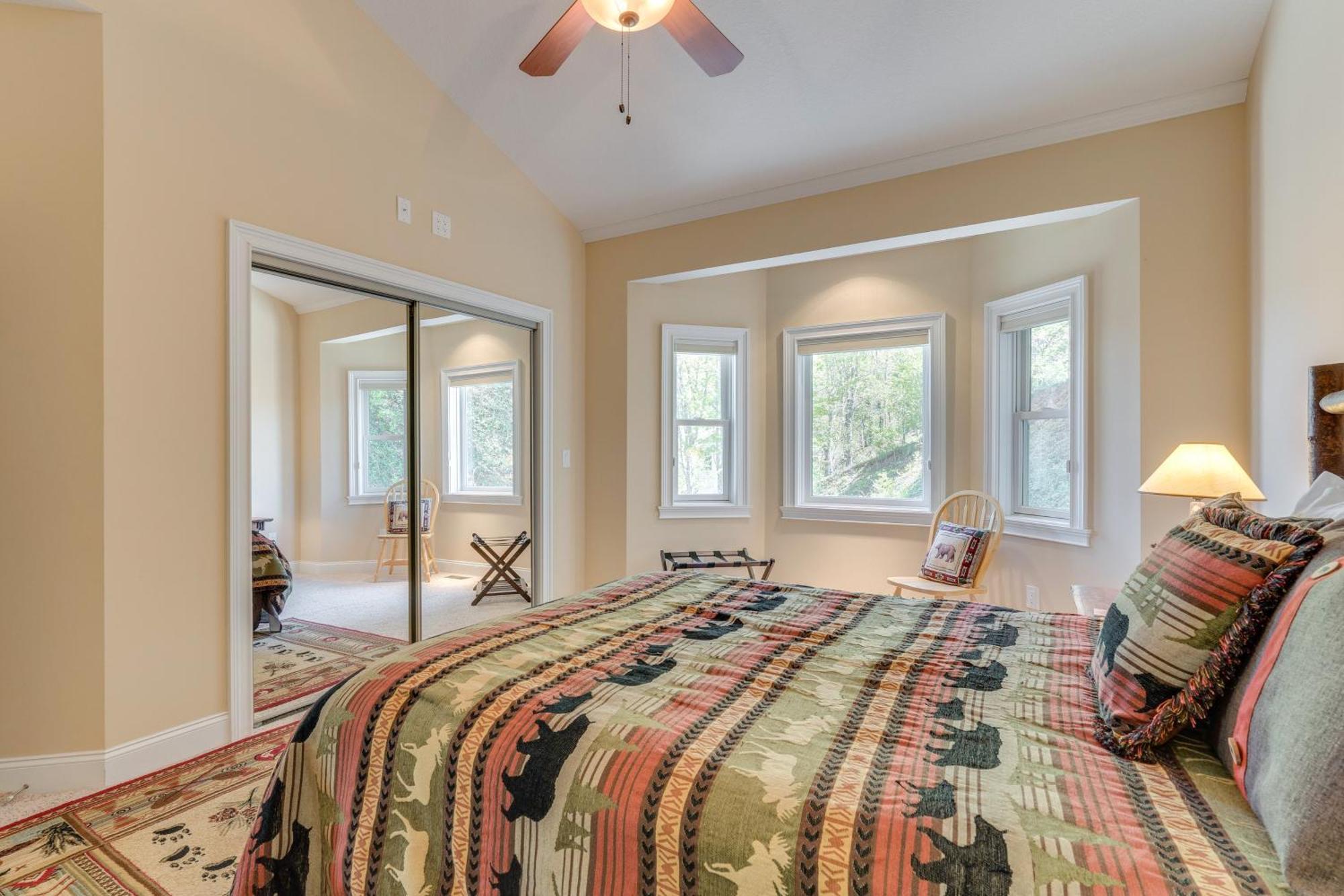 Lake-View Condo With Covered Deck In Hiawassee! Esterno foto