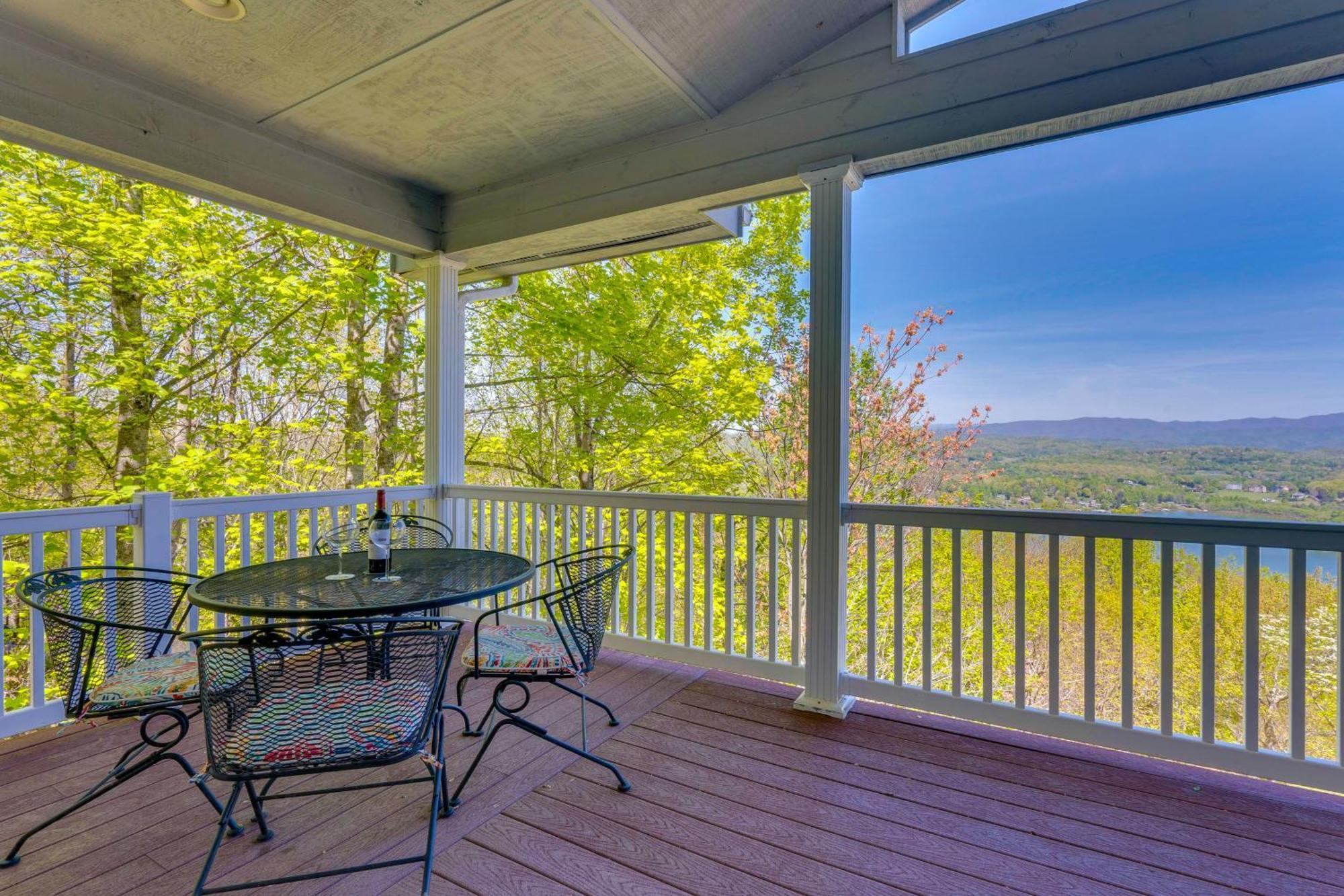 Lake-View Condo With Covered Deck In Hiawassee! Esterno foto